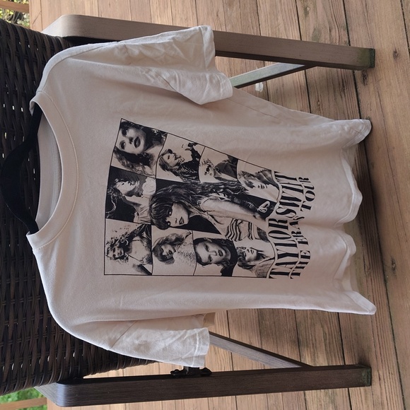 Taylor Swift THE ERAS TOUR Tee Shirt Size S - Picture 2 of 9